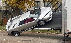 Lamborghini Diablo Falls off Trailer, the Insurance Company Is Not Going To Like It