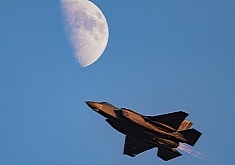 Rusty-Looking F-35 Looks Like It Narrowly Missed the Moon During Cali Air Show